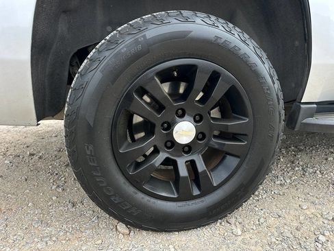 Used 2020 Chevrolet Tahoe LT image 41