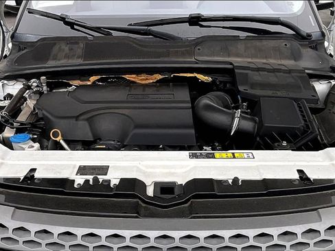 Used 2018 Land Rover Range Rover Evoque SE image 10