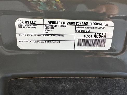 Used 2022 Chrysler Pacifica Touring-L FWD image 37