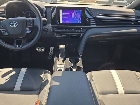 Used 2025 Toyota Camry SE FWD image 14