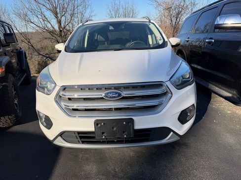 Used 2017 Ford Escape Titanium image 3
