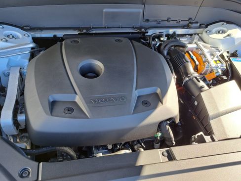 New 2026 Volvo XC90 T8 Ultra image 9