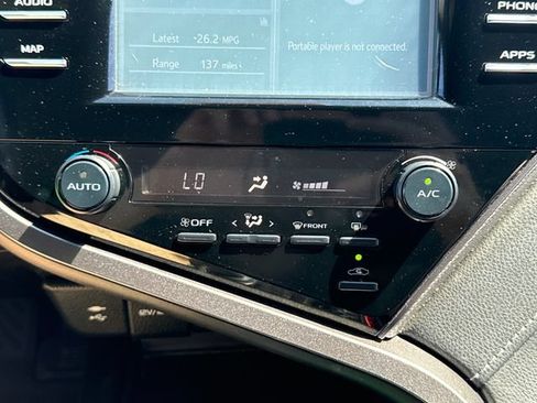 Used 2019 Toyota Camry SE w/ Convenience Package FWD image 26