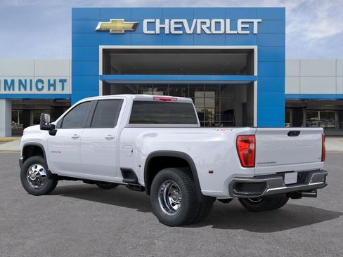 New 2026 Chevrolet Silverado 3500 LT image 3