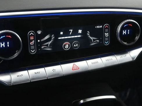 Used 2023 Genesis GV70 2.5T Sport Prestige w/ Sport Prestige Package image 25