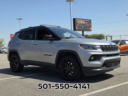 Used 2024 Jeep Compass Latitude w/ Convenience Group image 4