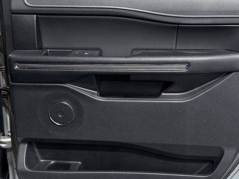 Used 2022 Ford Expedition Max XLT image 28