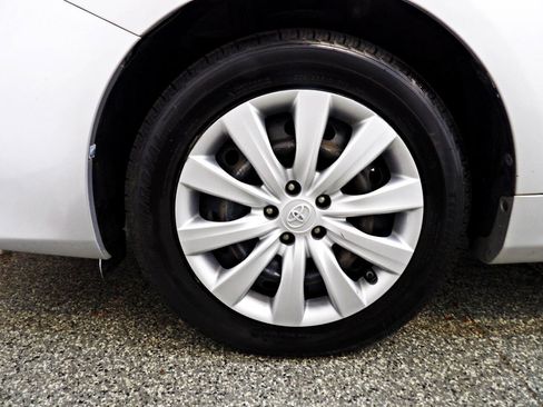 Used 2013 Toyota Corolla LE w/ Preferred Accessory Pkg #2 FWD image 28