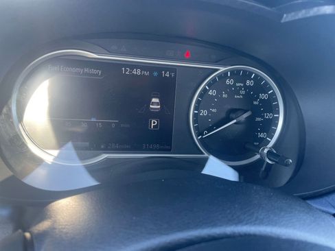 Used 2025 Nissan Versa SV image 40