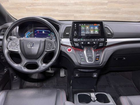 Used 2024 Honda Odyssey Sport image 2