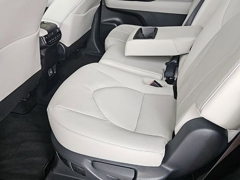 Used 2026 Toyota Grand Highlander AWD Hybrid image 24