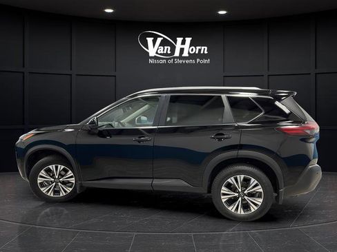 Used 2022 Nissan Rogue SV w/ SV Premium Package AWD/4WD image 2