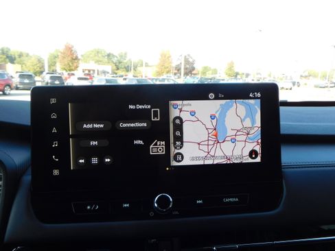 New 2025 Mitsubishi Outlander SE image 16