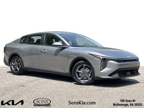 New 2026 Kia K4 LXS FWD image 1