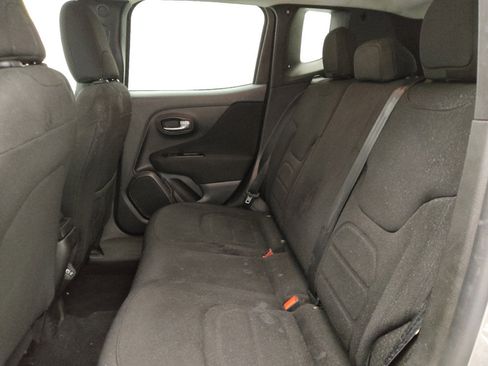 Used 2020 Jeep Renegade Latitude w/ Cold Weather Group AWD/4WD image 18