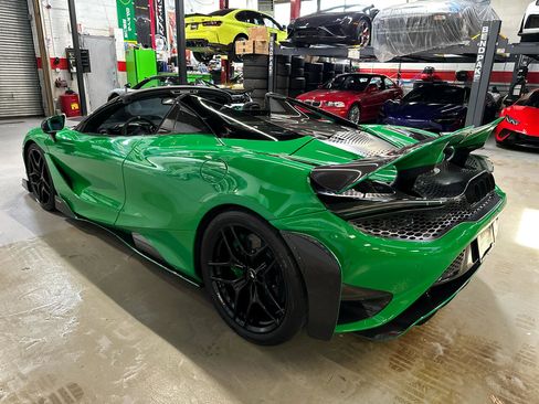 Used 2022 McLaren 765LT image 9