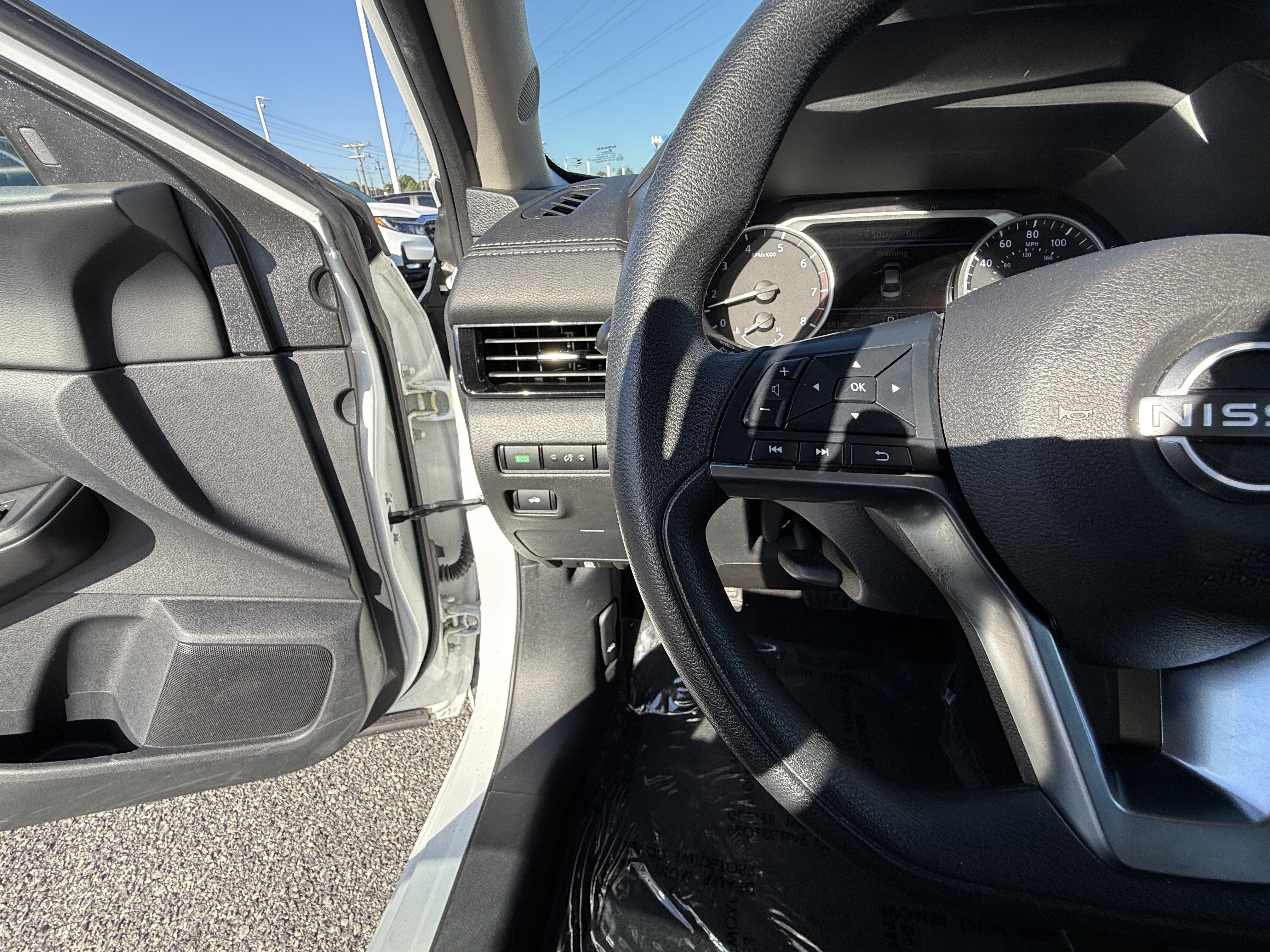 Used 2025 Nissan Sentra SV FWD image 19