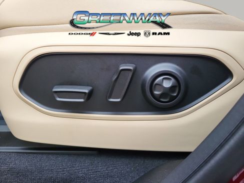 Used 2024 Jeep Grand Cherokee L Limited RWD image 17