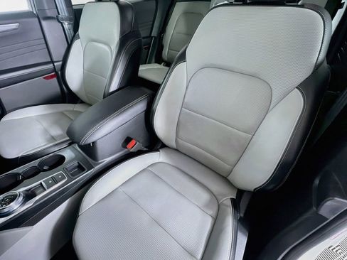 Used 2023 Ford Escape Platinum AWD/4WD image 21