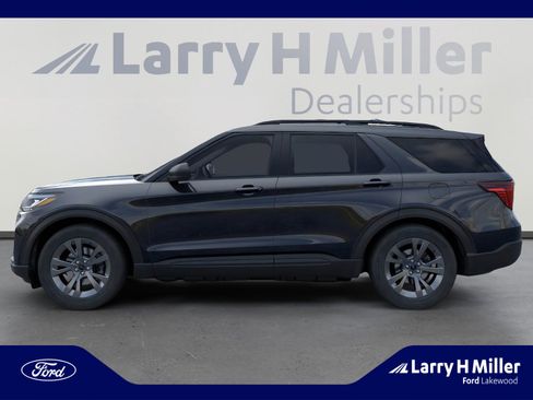 New 2026 Ford Explorer Active w/ Active Comfort Package image 3