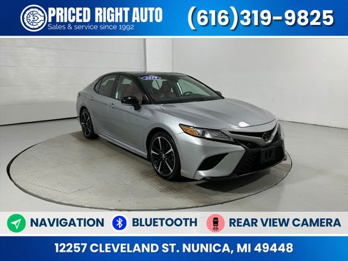 Used 2019 Toyota Camry XSE FWD image 1