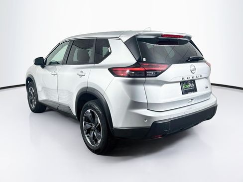 Used 2024 Nissan Rogue SV FWD image 5
