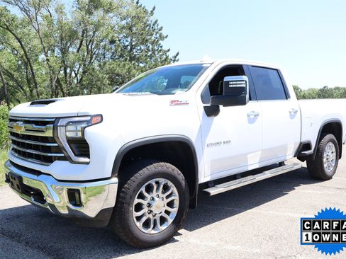 Used 2025 Chevrolet Silverado 2500 LTZ w/ LTZ Premium Package AWD/4WD image 12