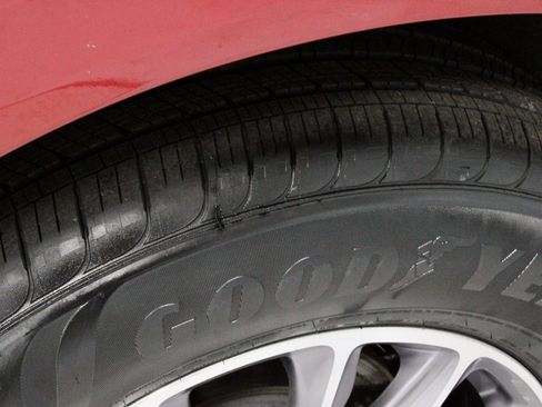 Used 2024 Buick Enclave Premium image 21