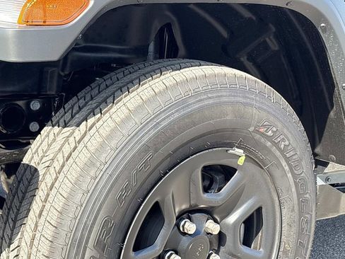 New 2026 Jeep Gladiator Sport image 9