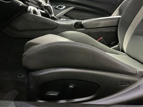 Used 2019 Chevrolet Camaro LT image 22