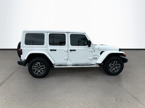 Used 2024 Jeep Wrangler Unlimited Sahara w/ Technology Group AWD/4WD image 8