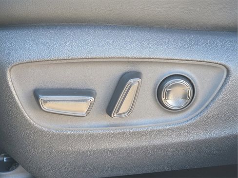 New 2026 Toyota Highlander Limited image 18