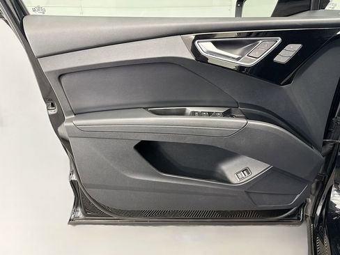 Used 2023 Audi Q4 e-tron Premium Plus w/ Premium Plus image 23