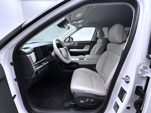 Used 2025 Hyundai Santa Fe SEL AWD/4WD image 10