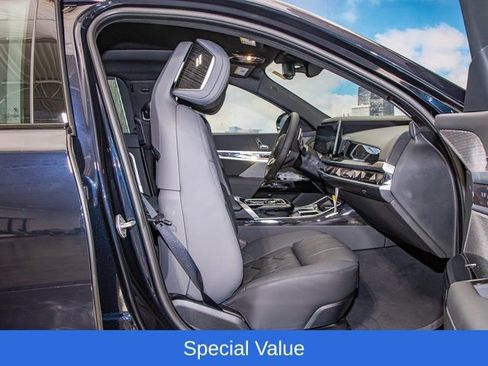 Used 2025 BMW 760i xDrive w/ Premium Package AWD/4WD image 21