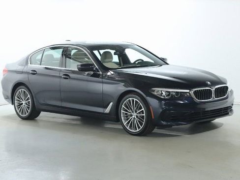 Used 2020 BMW 530i xDrive w/ Premium Package image 11