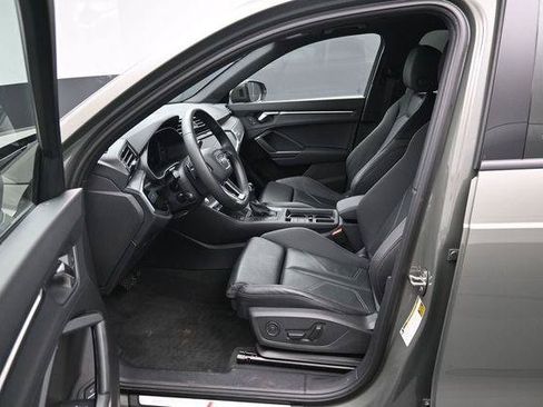 Used 2025 Audi Q3 2.0T Premium w/ Convenience Package AWD/4WD image 9