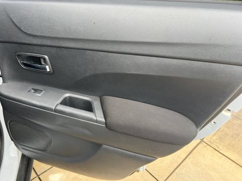 Used 2023 Mitsubishi Outlander Sport LE AWD/4WD image 9