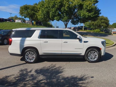 Used 2023 GMC Yukon XL SLT w/ SLT Luxury Package AWD/4WD image 9