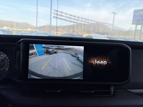 Used 2025 Jeep Wrangler Rubicon image 27