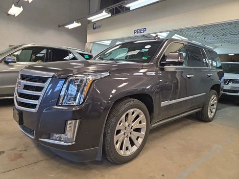 Used 2018 Cadillac Escalade Premium Luxury image 1