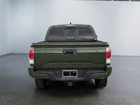 Used 2021 Toyota Tacoma TRD Off-Road w/ Technology Package image 4