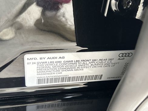 Used 2024 Audi S8 AWD/4WD image 40