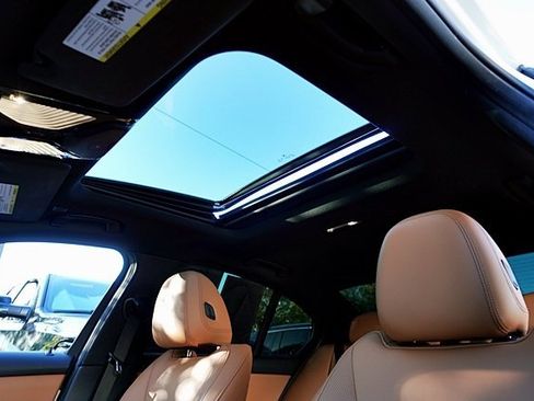 Used 2022 BMW 330i Sedan w/ Driving Assistance Package image 16