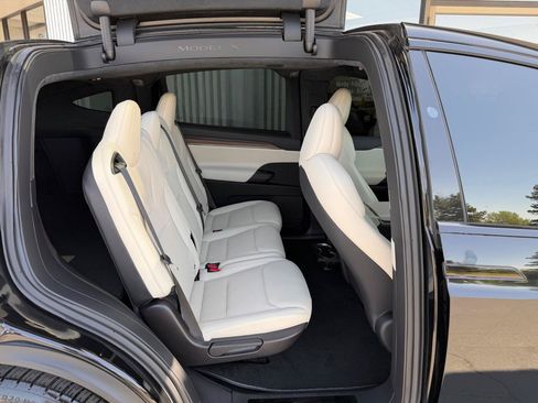 Used 2022 Tesla Model X AWD/4WD image 24