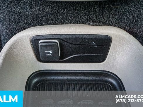 Used 2023 Chrysler Pacifica Touring-L FWD image 50