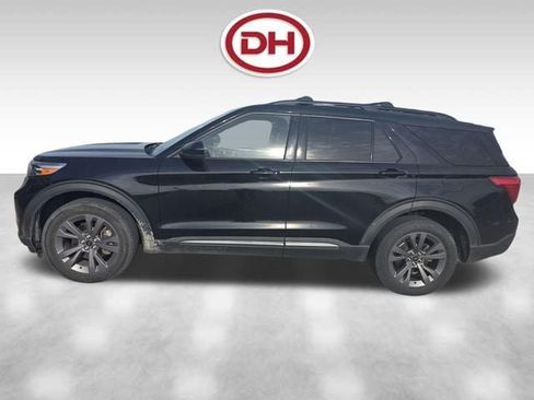 Used 2022 Ford Explorer XLT w/ Equipment Group 202A AWD/4WD image 5