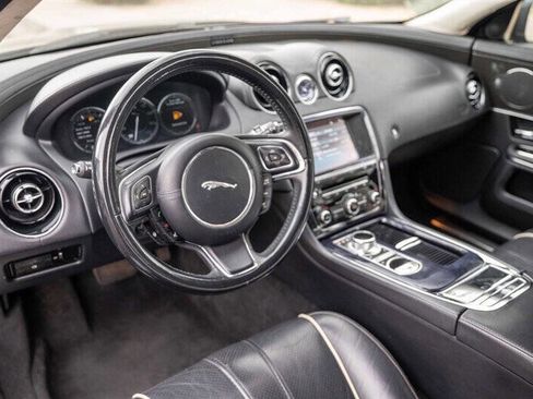 Used 2011 Jaguar XJ L RWD image 9