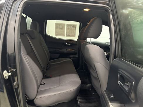 Used 2017 Toyota Tacoma TRD Sport w/ Tow Package image 29