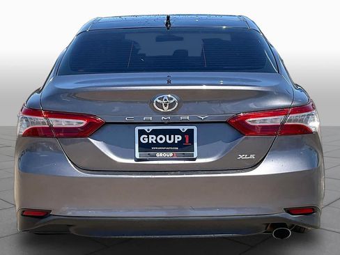 Used 2019 Toyota Camry XLE FWD image 5